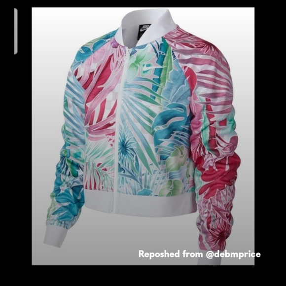 NWT Nike jacket - Picture 1 of 9